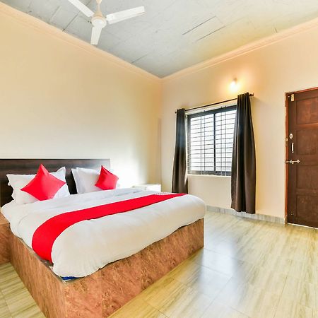 Oyo 15836 Pleasure River Front Resort Tuem Ngoại thất bức ảnh