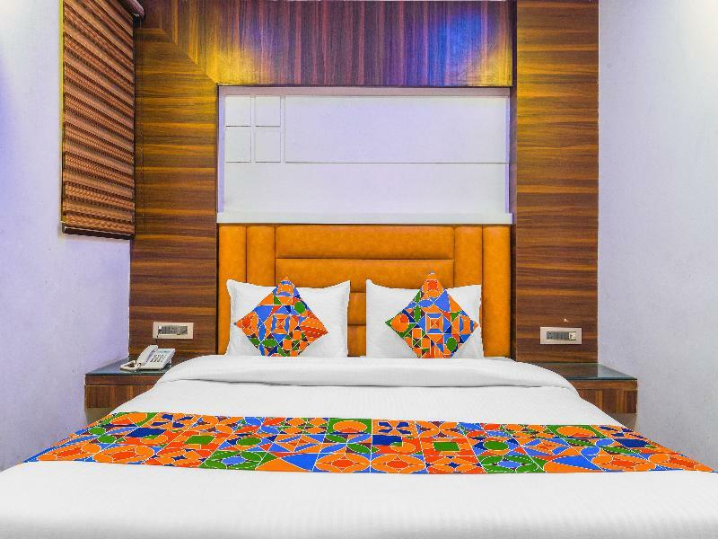 Oyo 15836 Pleasure River Front Resort Tuem Ngoại thất bức ảnh