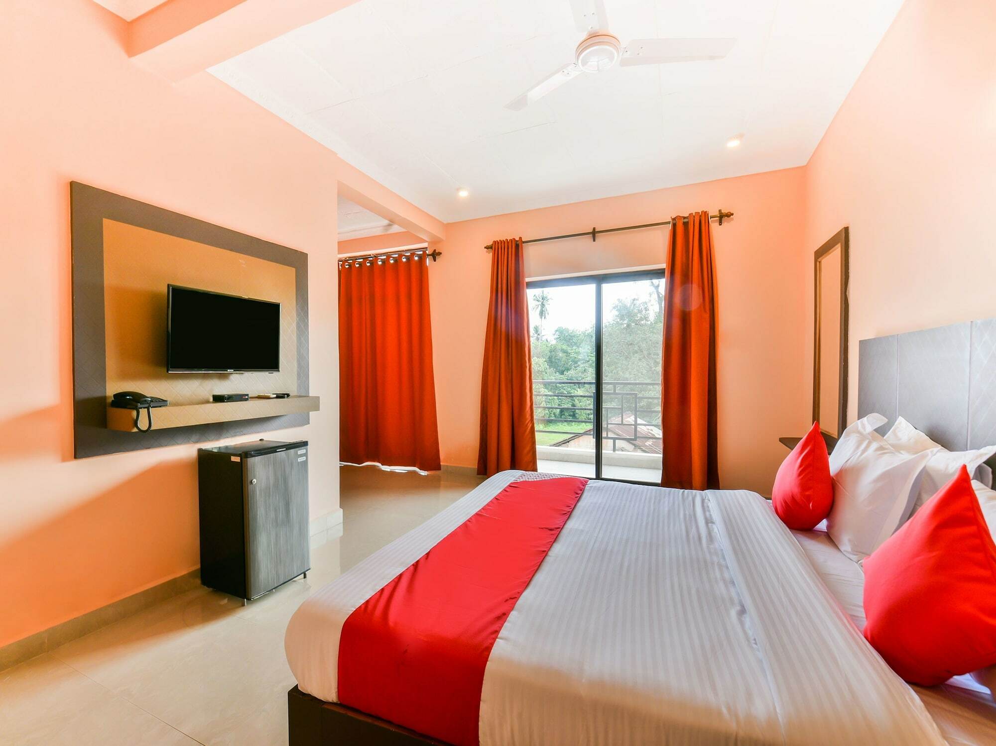 Oyo 15836 Pleasure River Front Resort Tuem Ngoại thất bức ảnh